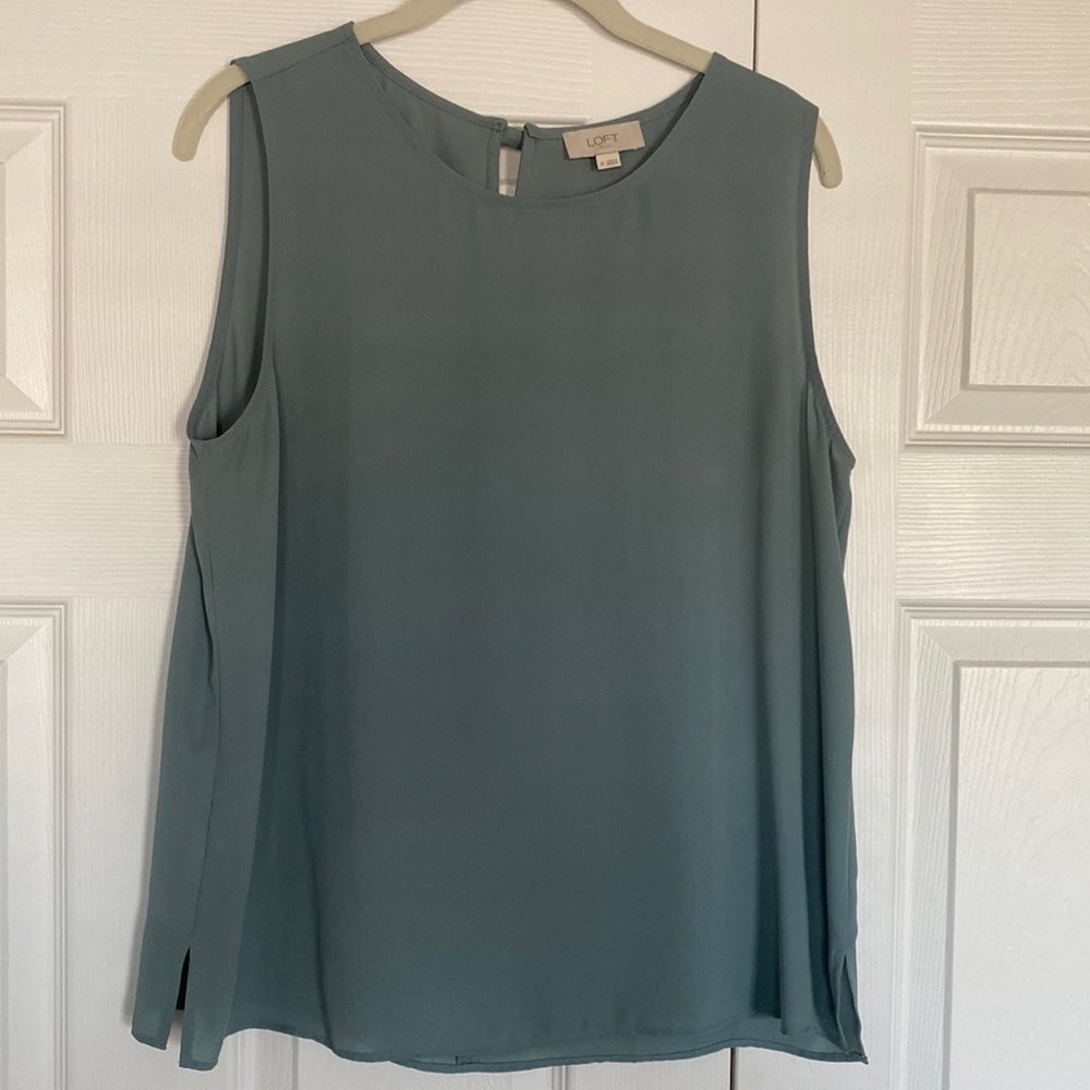 LOFT Outlet Tank Top Blouse w/ Bow Details on Back